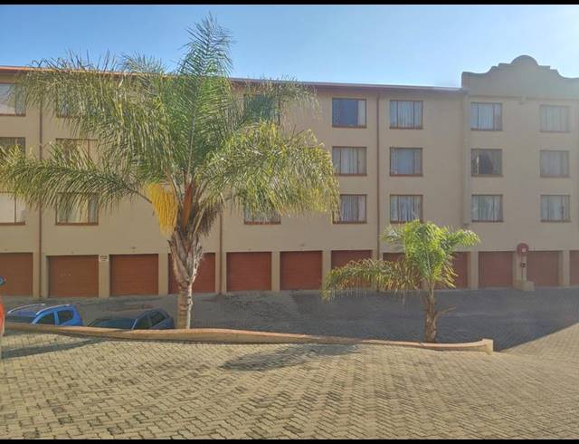 2 BEDROOM APARTMENT FOR SALE IN HELDERKRUIN